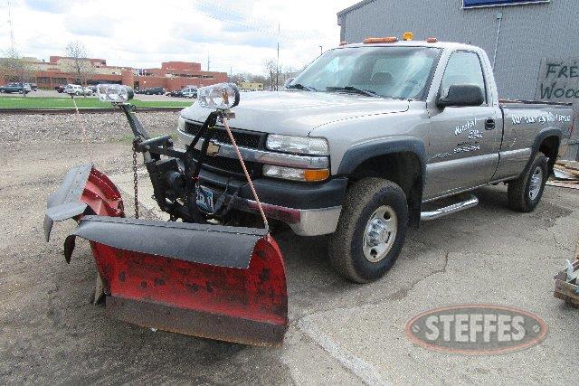 2002 Chevrolet Silverado_0.jpg